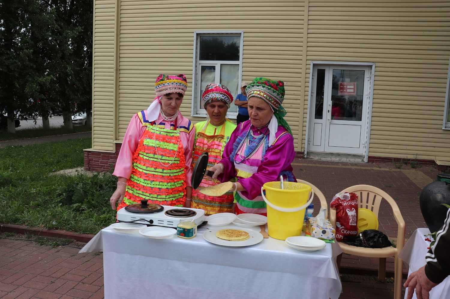 Вкусная магия «Дня Блина»: Праздник, где лакомство становится искусством, а единение – вдохновением.